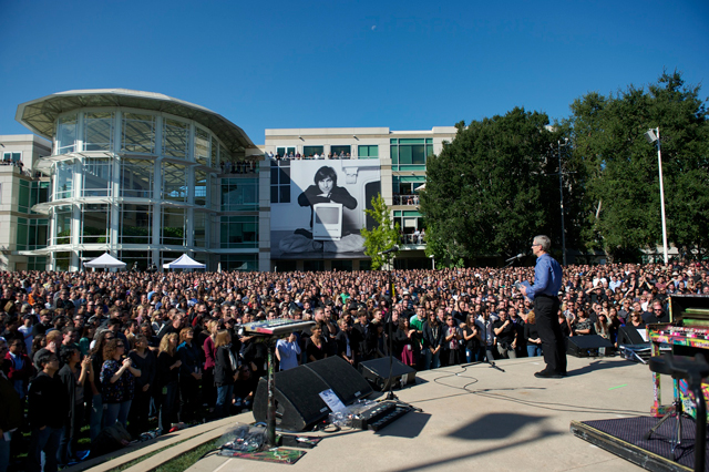 В Apple прошло мероприятие в память о Стиве Джобсе