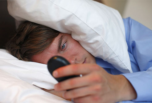 35% владельцев смартфонов запускают приложения, ещё не встав с кровати