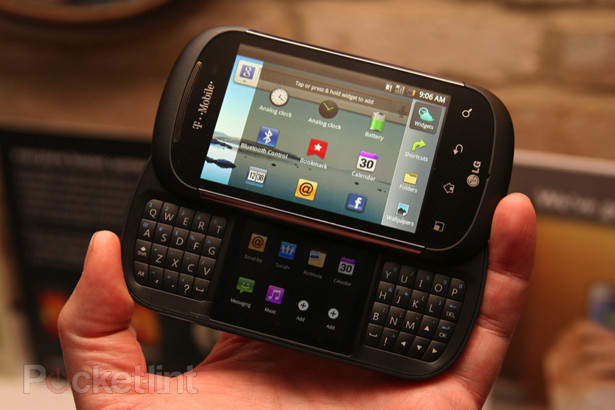 LG готовит смартфон с дополнительным дисплеем на QWERTY-клавиатуре