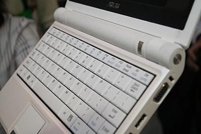 Ноутбук Asus Eee PC 701 за $199