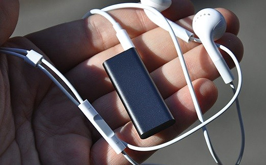 Проприетарные наушники для iPod Shuffle