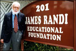 Джеймс Рэнди (James Randi), глава фонда JREF