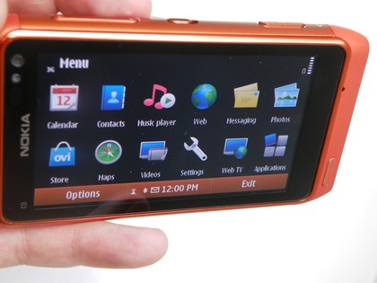 Nokia N8 в картинках