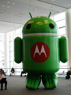 Motorola просит отобрать у Apple патенты