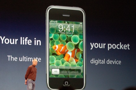 Time назвал iPhone открытием года