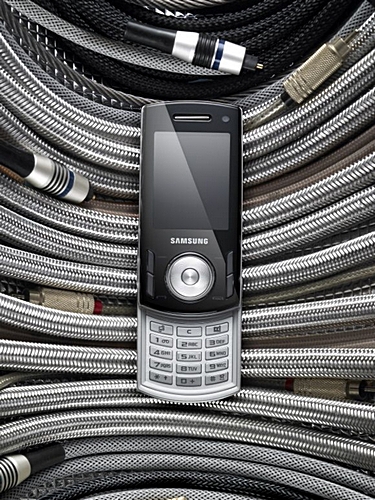 Телефон для меломанов Samsung SGH-F400 - скоро в Европе