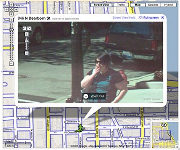 На Google Street View "запалили" дамочку