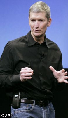 Тиму Куку заплатят почти $400 млн, чтобы он не ушёл из Apple